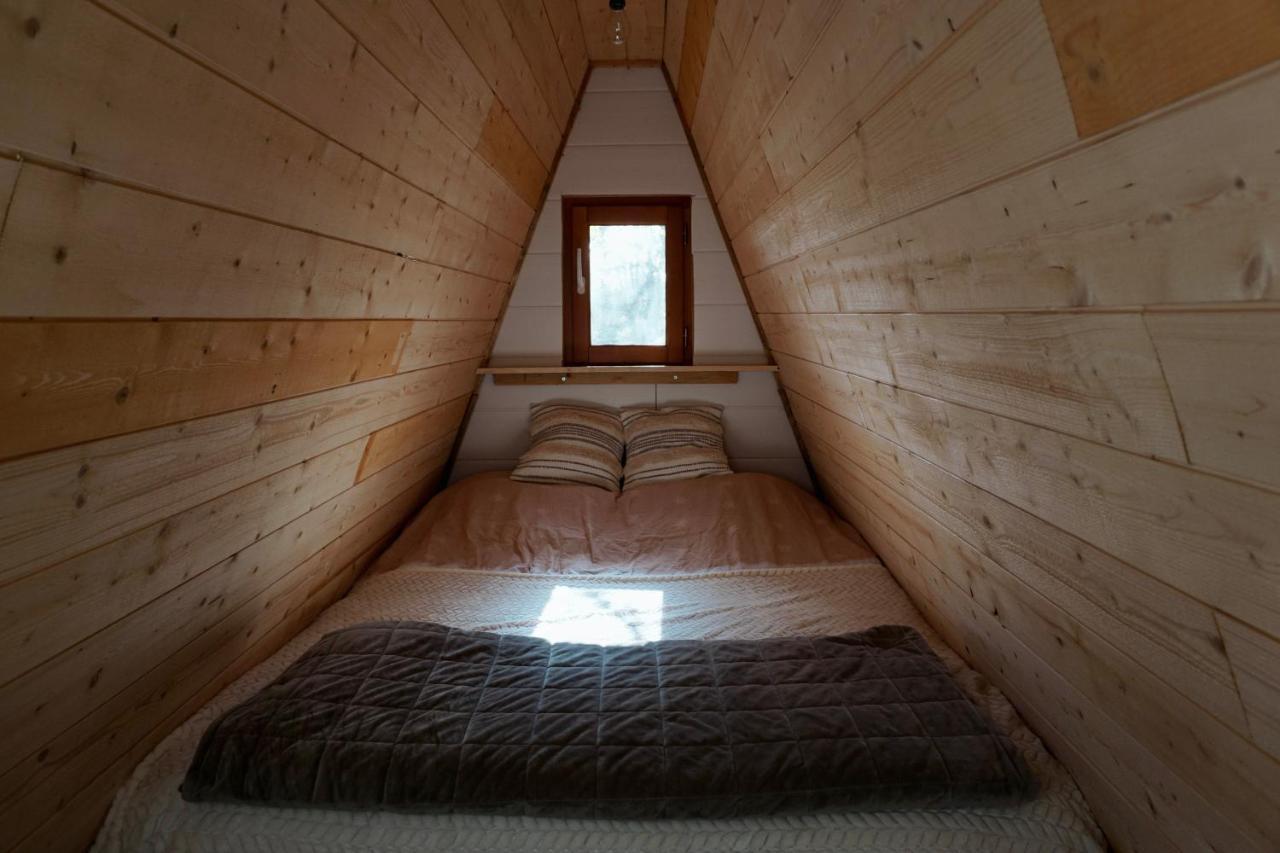 Le Chalet Tipi Avec Jacuzzi Et Jardin Troyes Ngoại thất bức ảnh