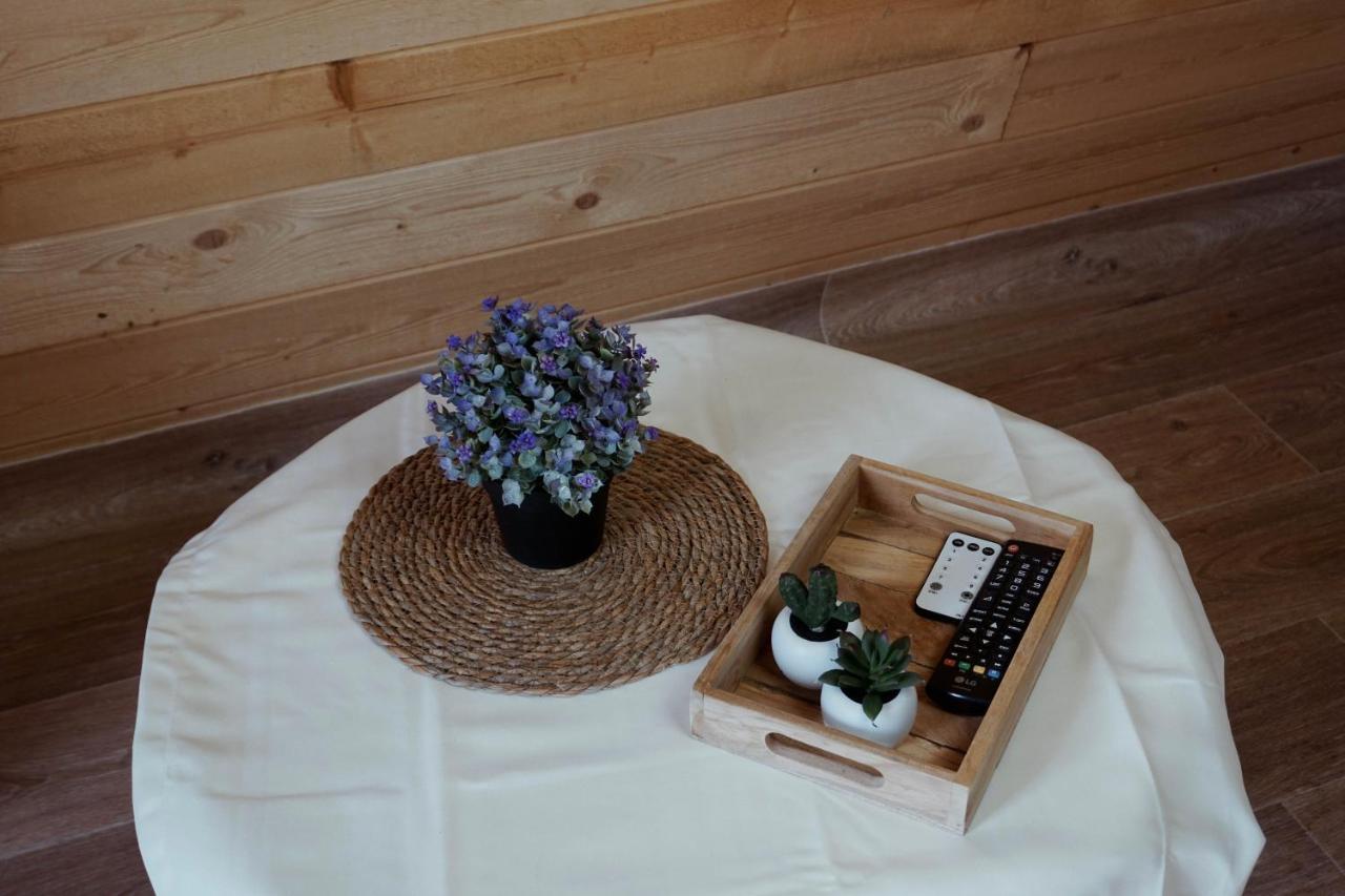 Le Chalet Tipi Avec Jacuzzi Et Jardin Troyes Ngoại thất bức ảnh