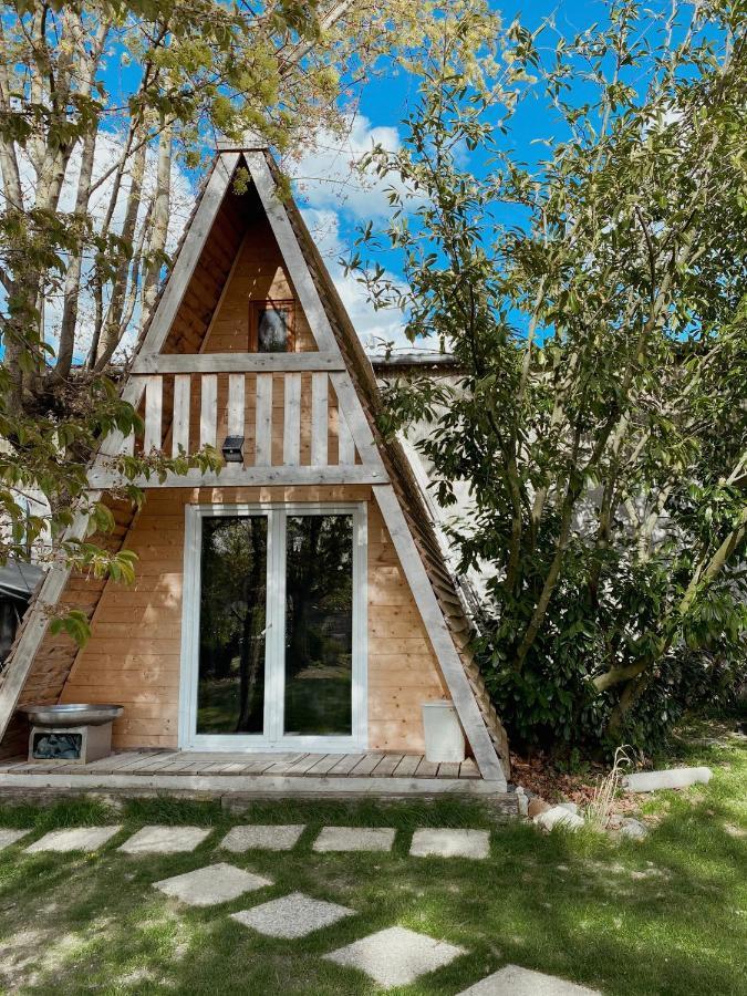 Le Chalet Tipi Avec Jacuzzi Et Jardin Troyes Ngoại thất bức ảnh